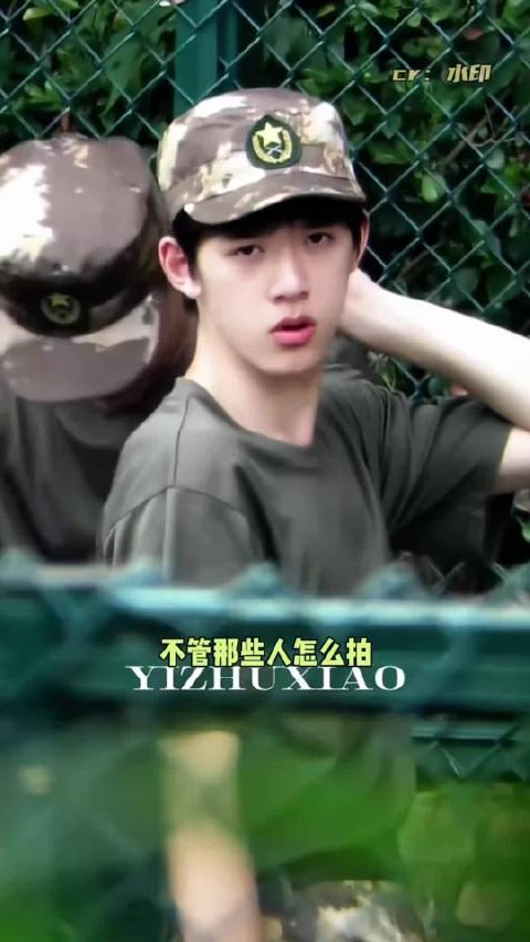 官俊臣认真对待大学生活！小官身上真的一直有种，淡淡的却稳稳的感觉！