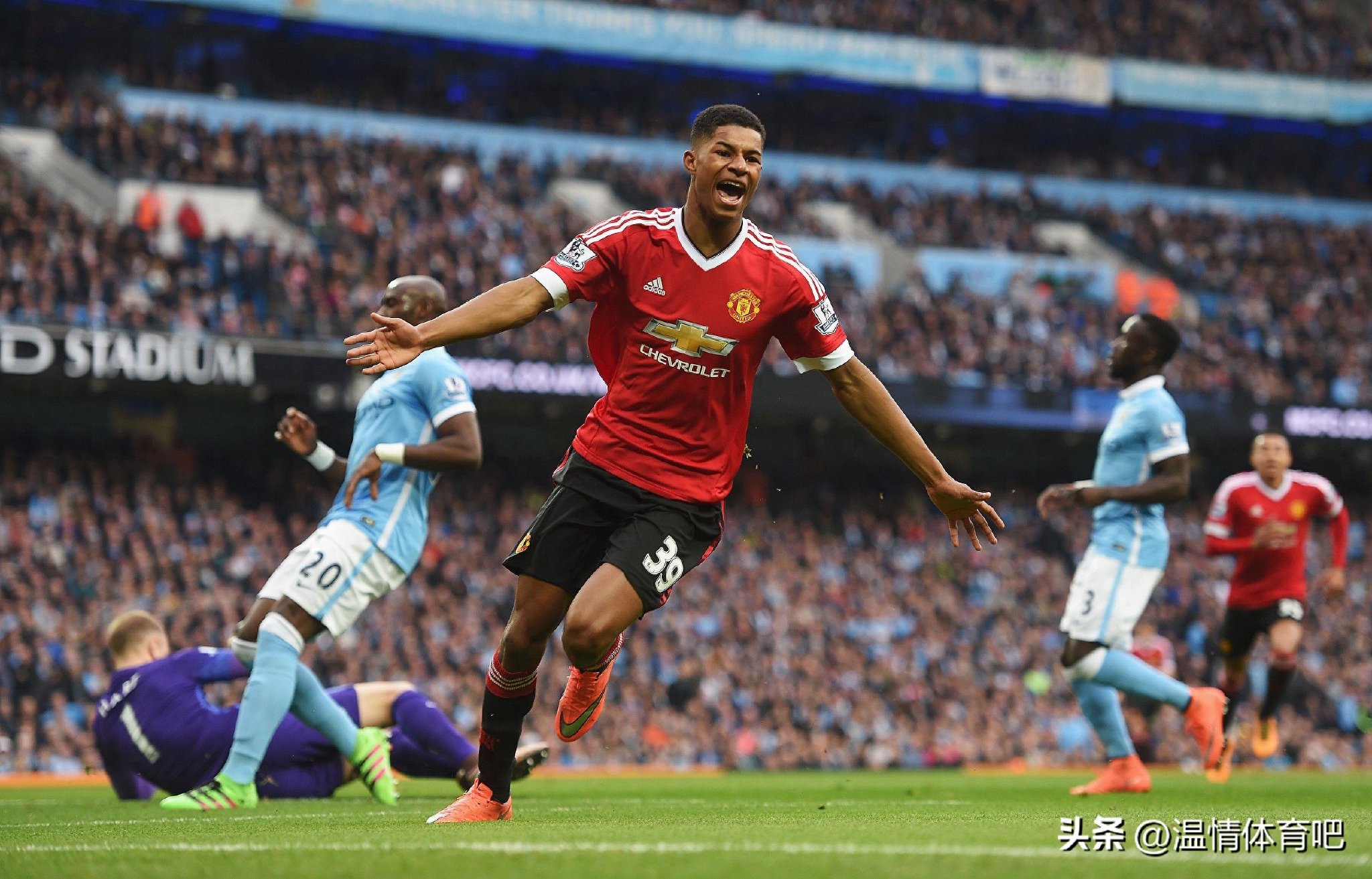 5-0，1-0！英超悲喜夜！曼城战胜曼联，考文垂遭失利，多纪录刷新