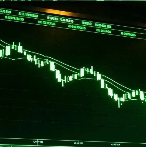 美股盘前，存储芯片、光通信、大型科技股，全线大跌