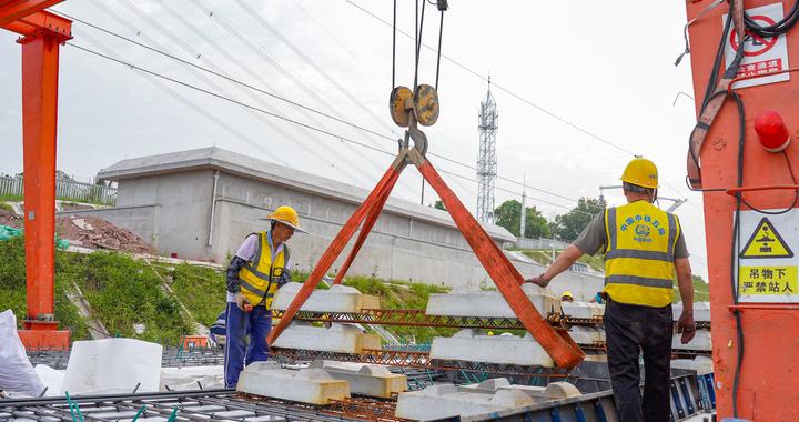 成渝中线高铁全线无砟轨道完工,正线全长约292公里 成渝中线高铁全线无砟轨道完工,正线全长约292公里