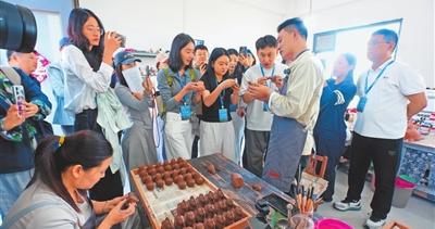 会“唱歌”的黄河泥(活力中国调研行) 会“唱歌”的黄河泥(活力中国调研行)