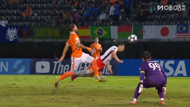 中国人会飞！武磊头球破门 上海海港4-0拉查武里