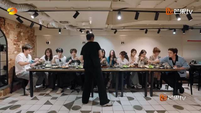 喻言台上霸气台下软萌，赵昭仪李佳琦齐打趣