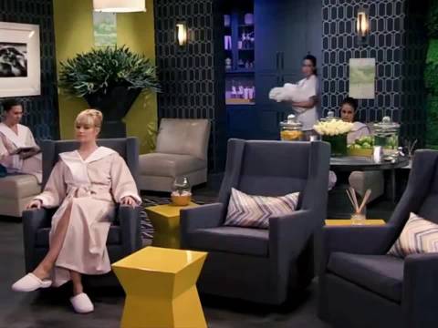 麦克斯第一次进高档的按摩店 经典美剧｜破产姐妹｜美剧