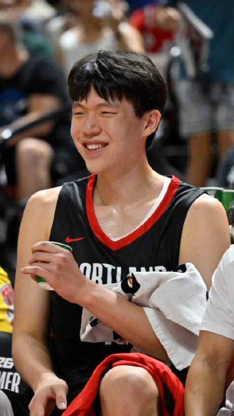 杨瀚森休赛期特训！高强度对抗，挡拆抛投篮下勾手，进步好明显