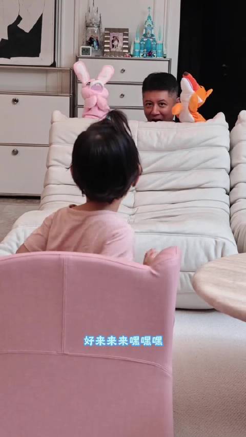 任重孙骁骁3岁女儿近照