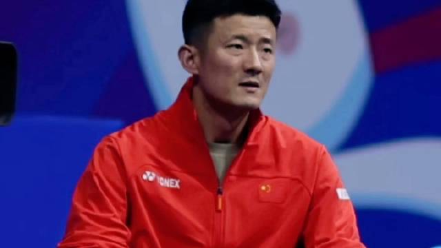 中国羽毛球大师赛爆冷，石宇奇李诗沣一轮游谌龙愁容