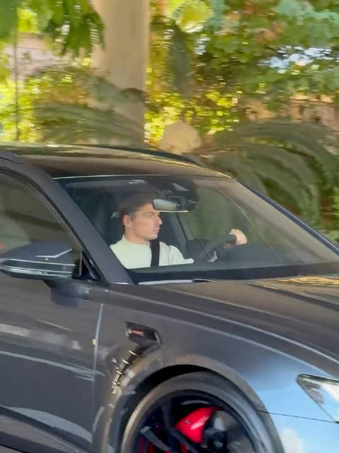 昨天有人在摩纳哥偶遇正在开车的Max jopmc16