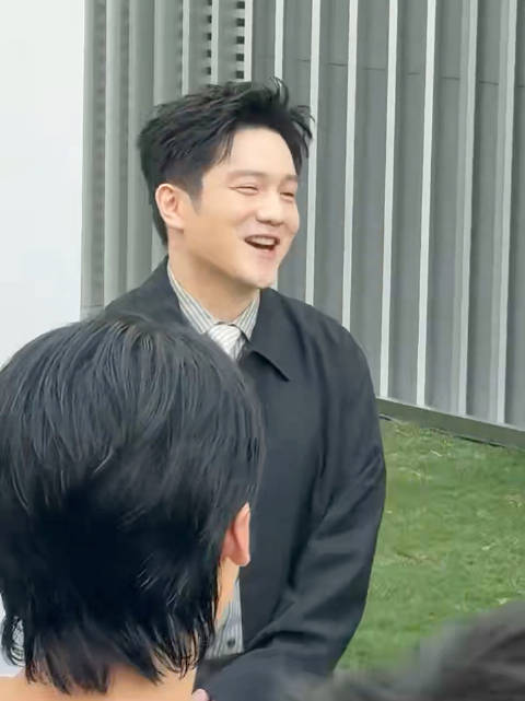 樊振东开怀畅聊中，聊的好开心 cr.网络