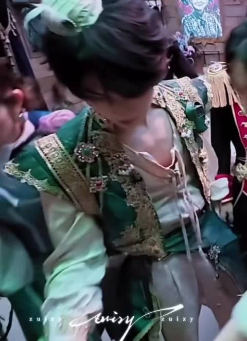唐艺昕殿后让张真源有底气，大张伟夸其成长