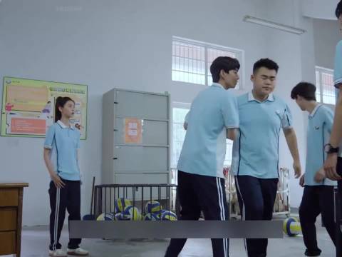 周柯宇饰演李雾挺身护姐，从被庇护到成为依靠