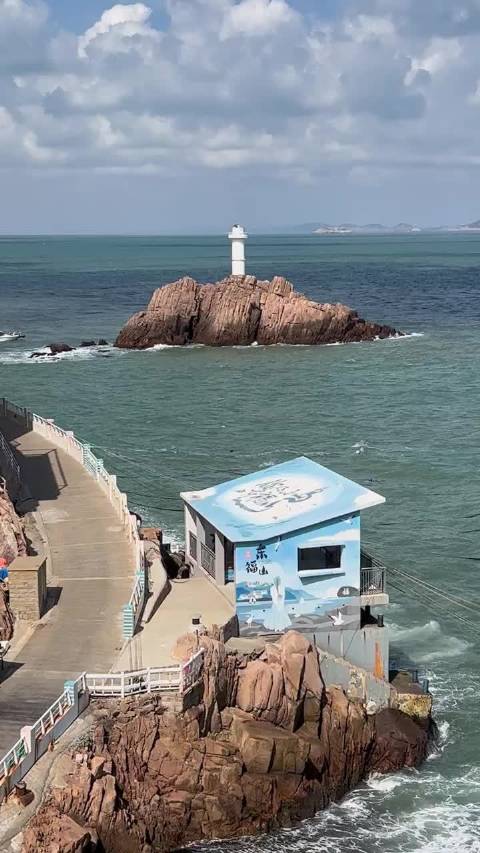 东极岛夏末错峰出行，海蓝浪清游客稀少