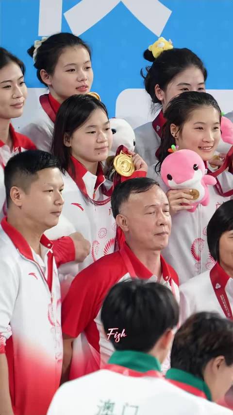 只有广东队这种快乐的氛围才能养出全红婵这样活泼的女孩子呀
