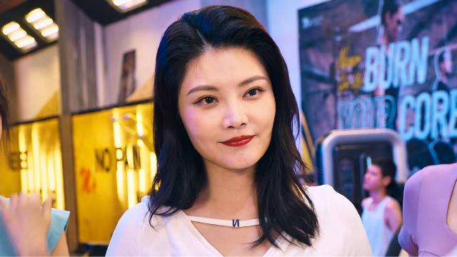 男人想要吃豆腐被老板娘发现