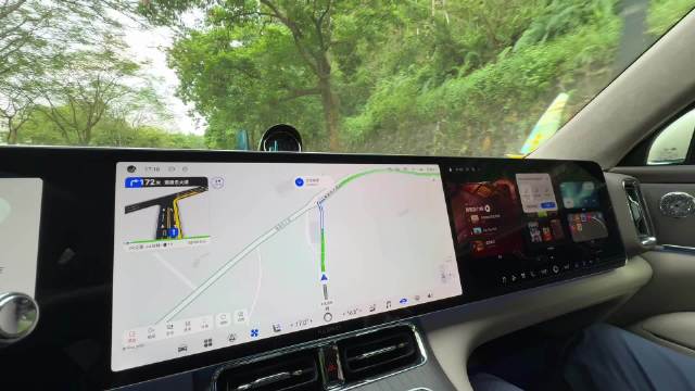 问界M9领世加长版，智驾空间宽敞伴你秋游