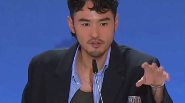 阮经天威尼斯电影节采访，中英双语回应抽象提问