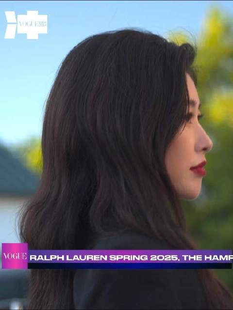 朱珠亮相Ralph Lauren大秀，记者失语忘按麦克风