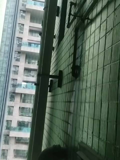 阿涛福田高空作业做防水槽，一下午收费2000元