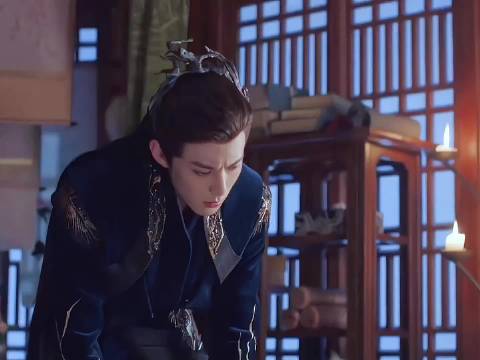 东方青苍绅士风度，坐地陪护显安全感