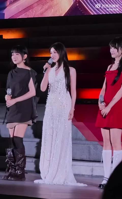 祝绪丹在芒果招商大会上公布，《乘风2026》观众投票决定组队选曲
