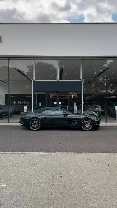 Aston Martin Vanquish Volante 非常完美的软顶设计！