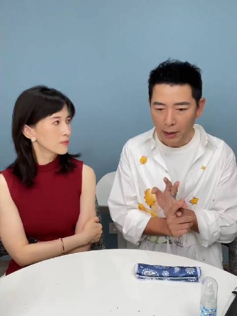 戴军做客papi酱，弹幕全程都在哈哈哈根本停不下来