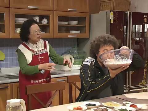 搞笑一家人 | 俊河因为贪吃误了自己一生