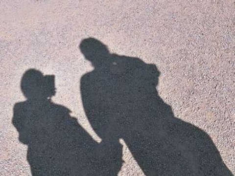杨丞琳庆祝结婚7周年！牵李荣浩合影超甜秘游欧洲被拍：还没玩够