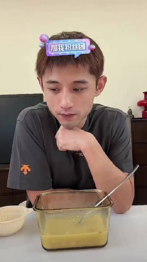 张继科赛场热血不屈敢拼，面对强敌从不退缩