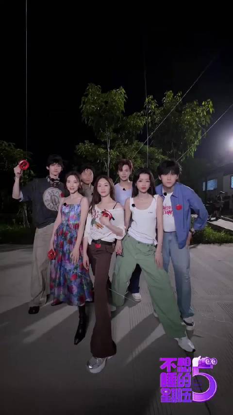 潮汕千灯会@郭京飞 黄明昊@jjjustin0219 @李小冉 @孙怡微博
