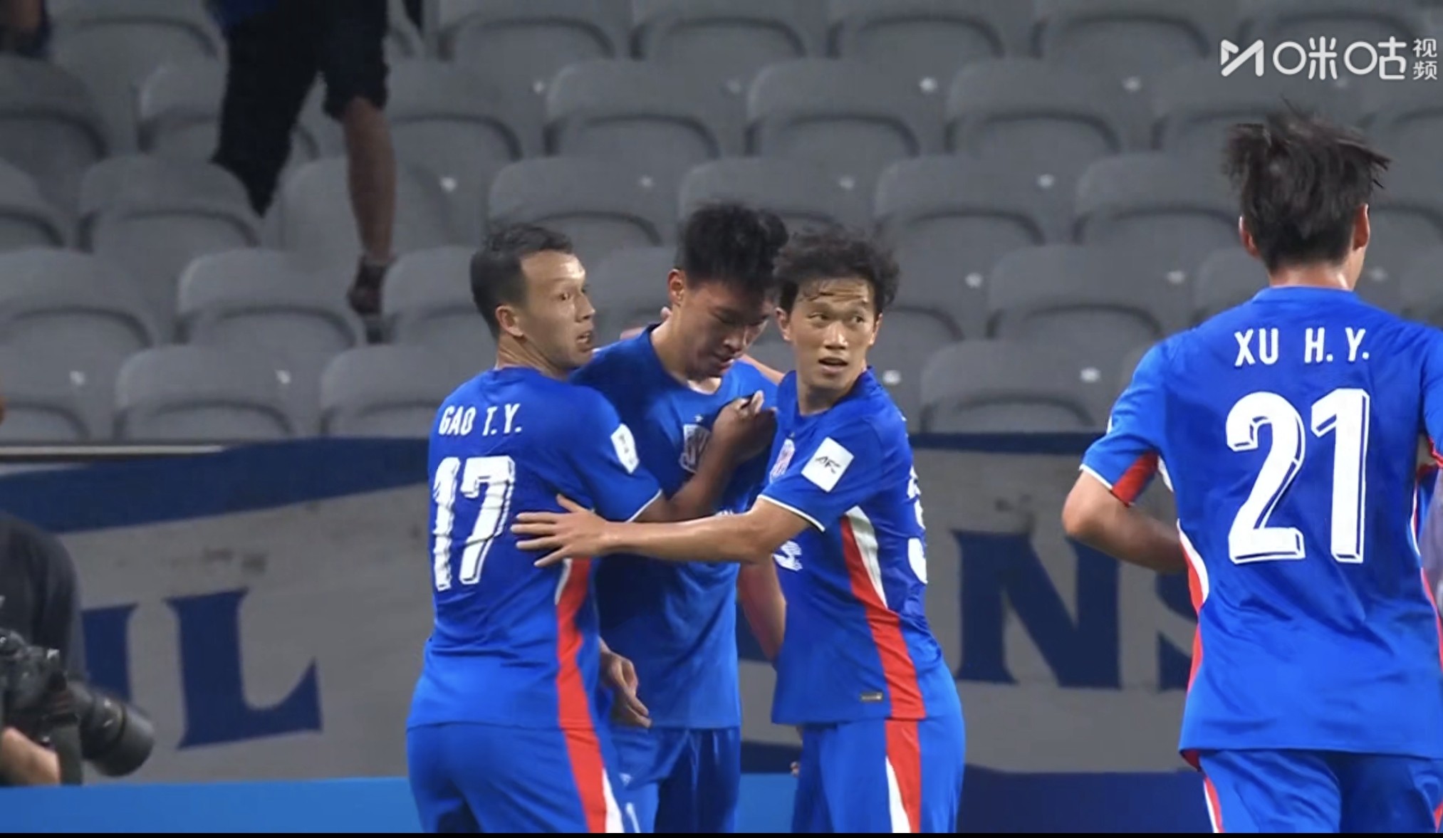 没有VAR，申花这场差点被黑惨了！2-1绝杀背后，有个隐患得说说