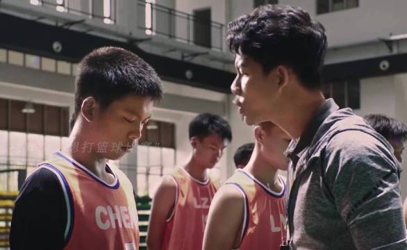 独臂少年用行动证明坚持就有收获