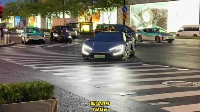 仰望U9大尾翼拉满，保时捷911GT3声浪无敌，宝马x6兄弟起飞