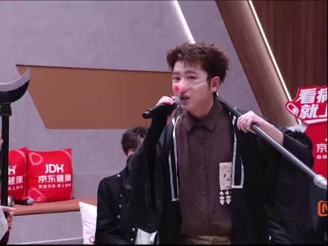王以太顶猪鼻子演八戒，曾辉搭戏披哥直播