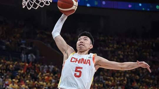 为什么我们的球员打球那么死板？为什么我们培养不出打球富有创造力的球员？