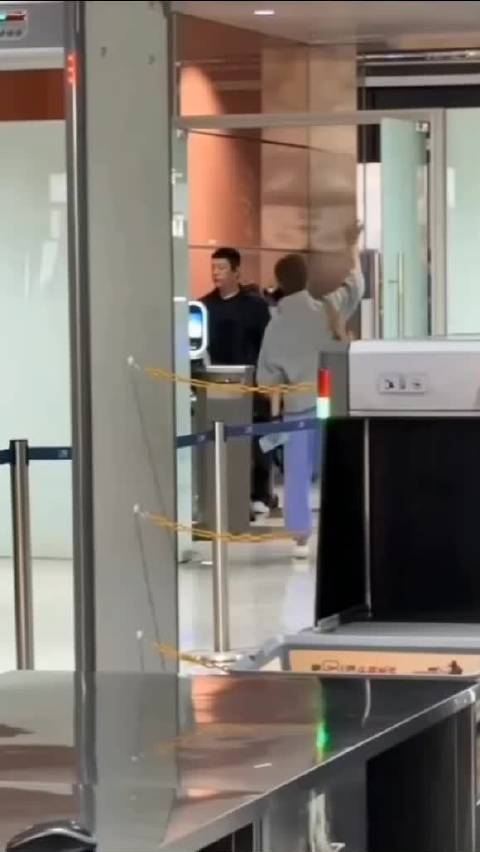 第三视角看@李宇春 和她苞say goodbye “怎么刚分开就想你了”