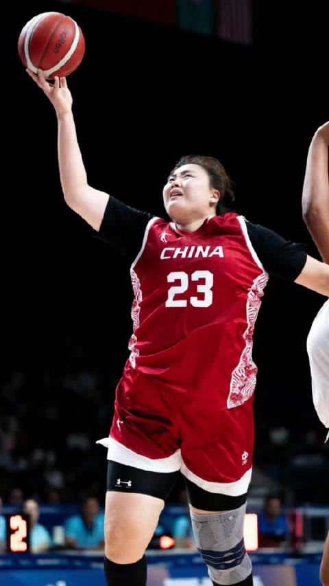 刘禹彤还是强！泰国队3人抢不过她，碾压级身体优势，堪比张子宇