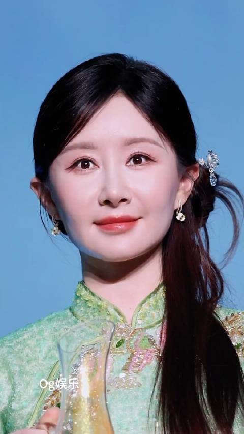 舒畅回应脸部僵硬：我38岁状态挺好的，生活独立，工作稳定，胃口壮了不少，身体更健康了