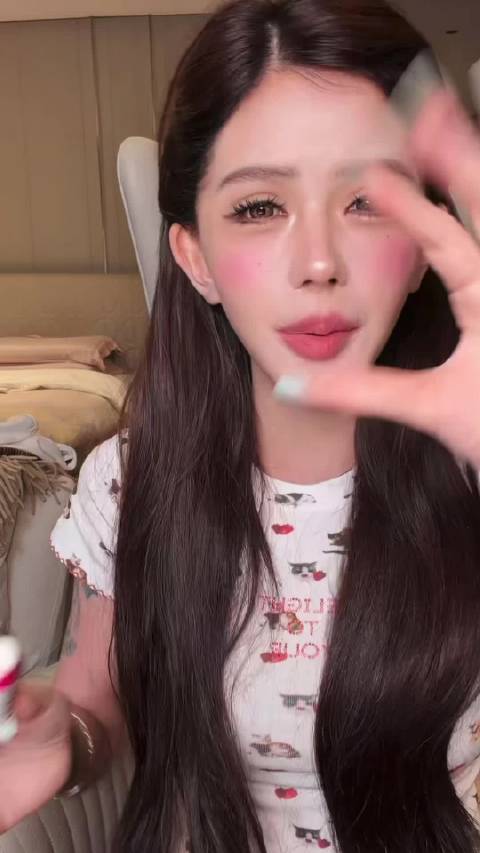韩安冉回应劳斯莱斯被撞，澄清系普通交通事故无人受伤