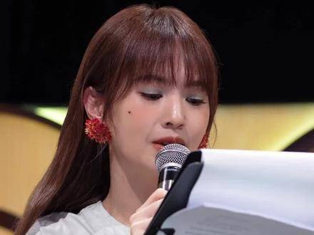 杨丞琳清唱《失眠》，如月光淌过琴键余韵自带混响