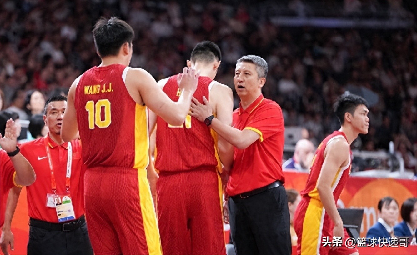 中国男篮77-97日本队！赛后评分2人满分，胡金秋优秀，4人要加油