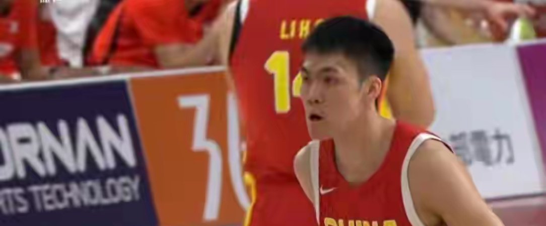 中国男篮为什么打不过日本队？崔永熙毫不客气说出原因，说得实在