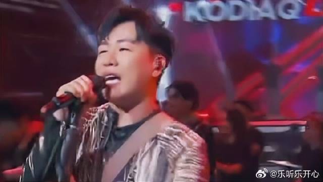 胡彦斌神仙演唱《宣言》，现场气氛欢乐