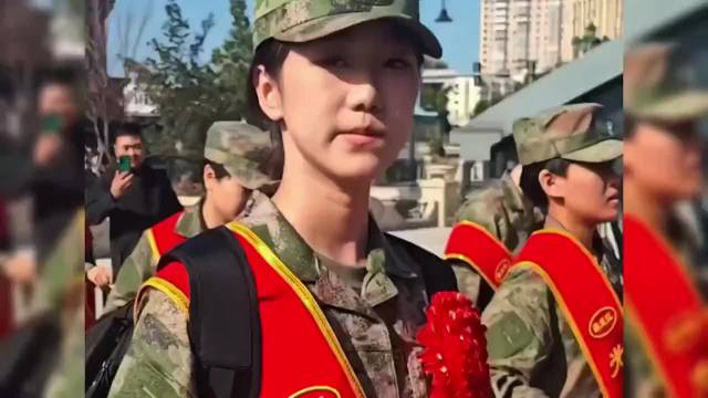 中国女孩入伍一番操作，刷屏外网老外不解