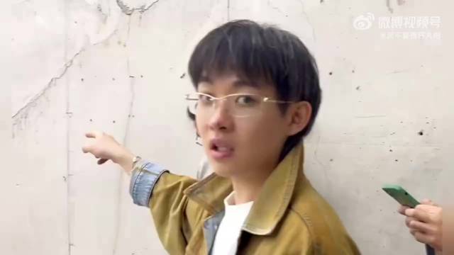 张凯毅前夫曾造4斤黄金凤冠求婚，今离婚哭诉不甘心