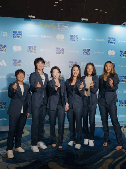 超有气场！中国队六朵金花晚宴西装造型