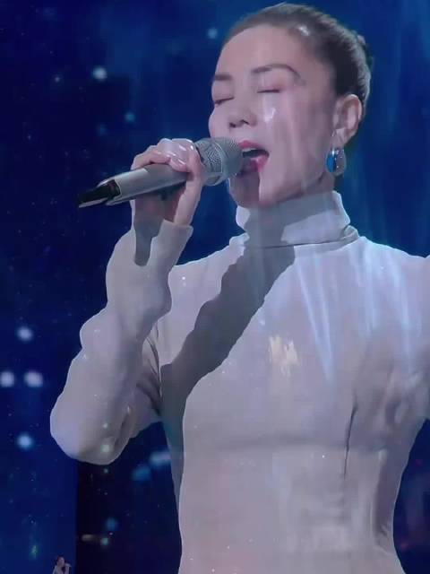 《我们来了》重启，C位剪影被指王菲，阵容豪华
