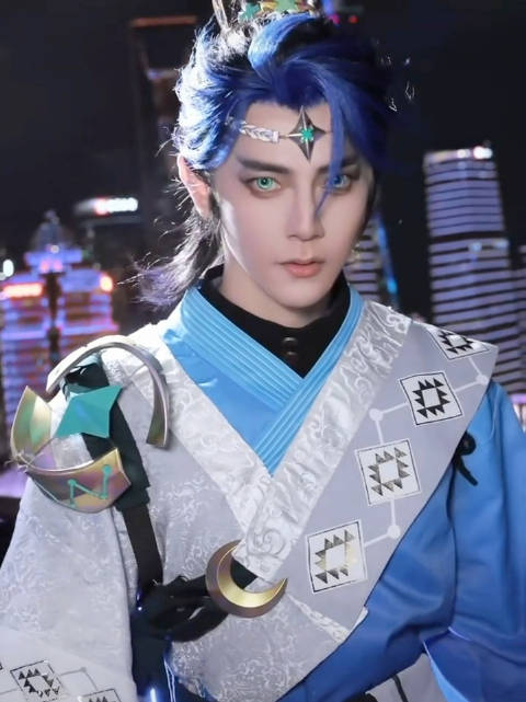 變成藍色小王子了呢