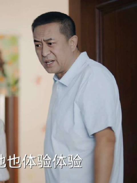 果宁辅导妹妹写作业发出感慨：爸妈，你们也挺不容易的