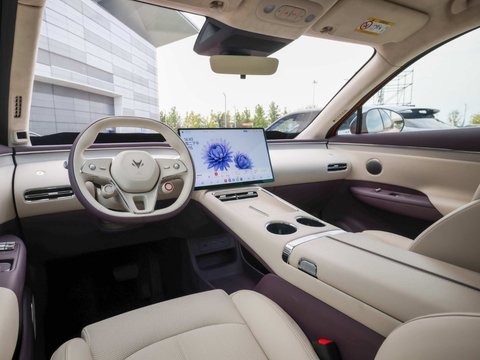 15万家用新能源SUV选购建议，极狐阿尔法T7质感出行不将就